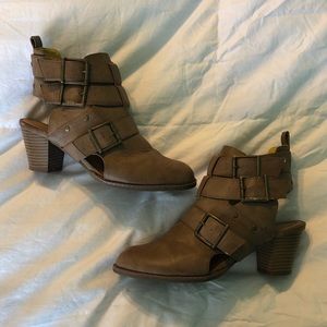 ✨Pink & Pepper Tan Booties✨